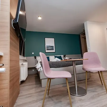 Apartments 4u: KAMPUS Hradec Králové Extérieur photo